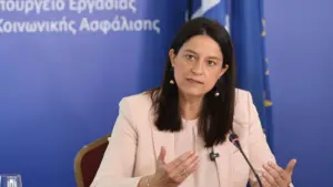 Κεραμέως: “Στους 9 μήνες η άδεια μητρότητας – Νέα επέκταση της Ψηφιακής Κάρτας Εργασίας”