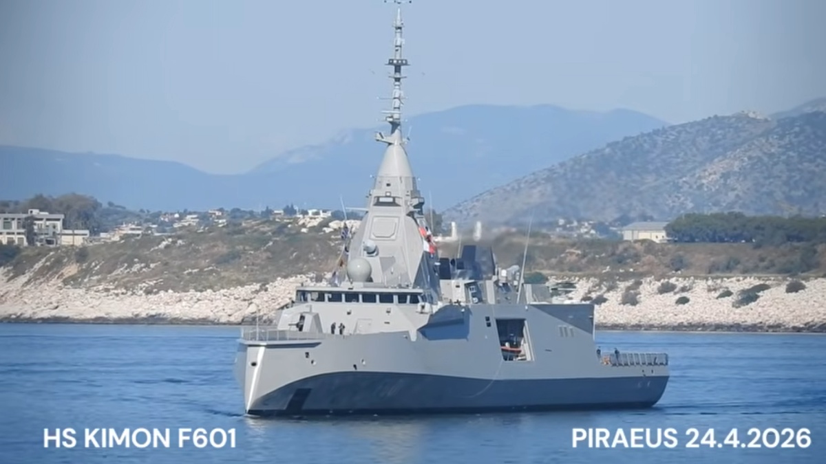 Στον Πειραιά για πρώτη φορά η φρεγάτα “Κίμων” – Βίντεο από την άφιξη της ελληνικής Belharra