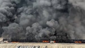 Κίνα: Μεγάλη φωτιά σε εργοστάσιο ηλεκτρικών αυτοκινήτων της BYD – Δείτε βίντεο