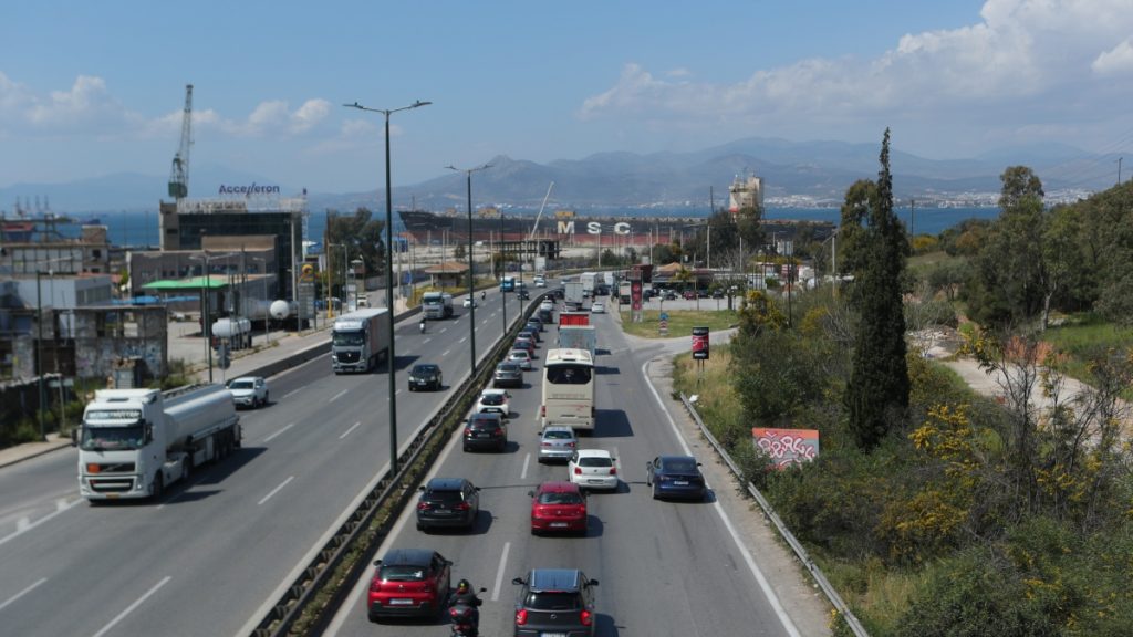 Έξοδος Πάσχα: Ομαλοποιήθηκε η κίνηση στην Αθηνών-Κορίνθου