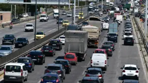 Κίνηση: Στο “κόκκινο” ο Κηφισός – Προβλήματα και στη λεωφόρο Αθηνών
