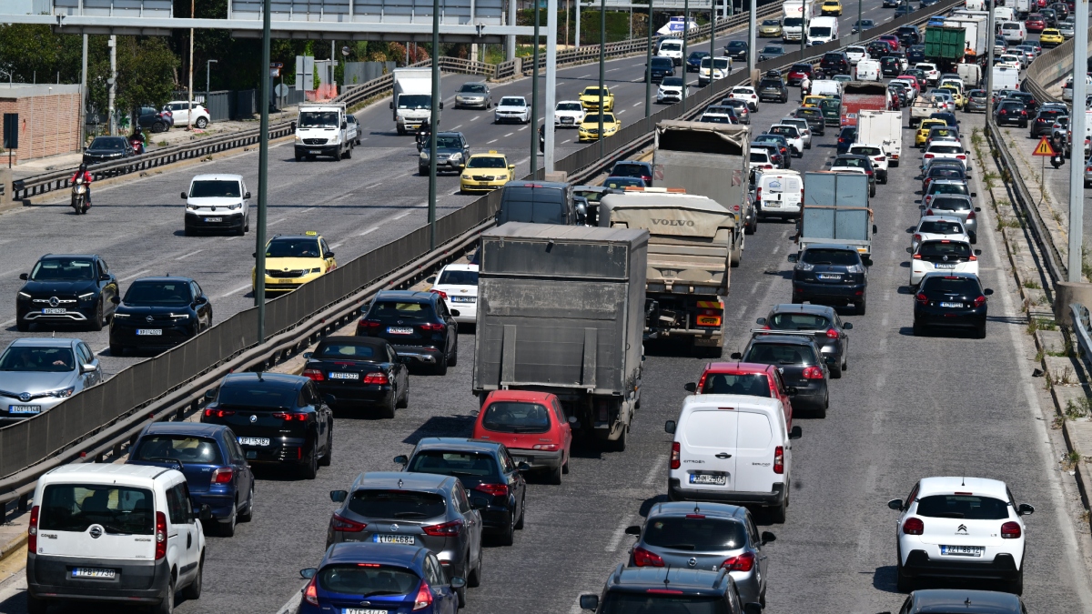 Κίνηση: Μποτιλιάρισμα στον Κηφισό – Συμφόρηση στην Κηφισίας λόγω τροχαίου