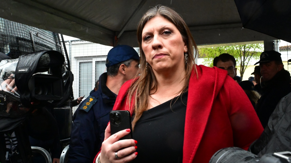 Στον “αέρα” η δίκη για τα βίντεο στα Τέμπη: Η πρόεδρος δήλωσε αποχή – Ένταση με Κωνσταντοπούλου