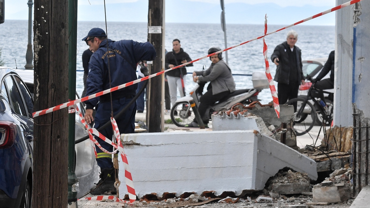Κόρινθος: Δύο τόνους ζύγιζε το μπαλκόνι που καταπλάκωσε την 43χρονη – Πού στρέφονται οι έρευνες των αρχών, συνελήφθη ο εργολάβος