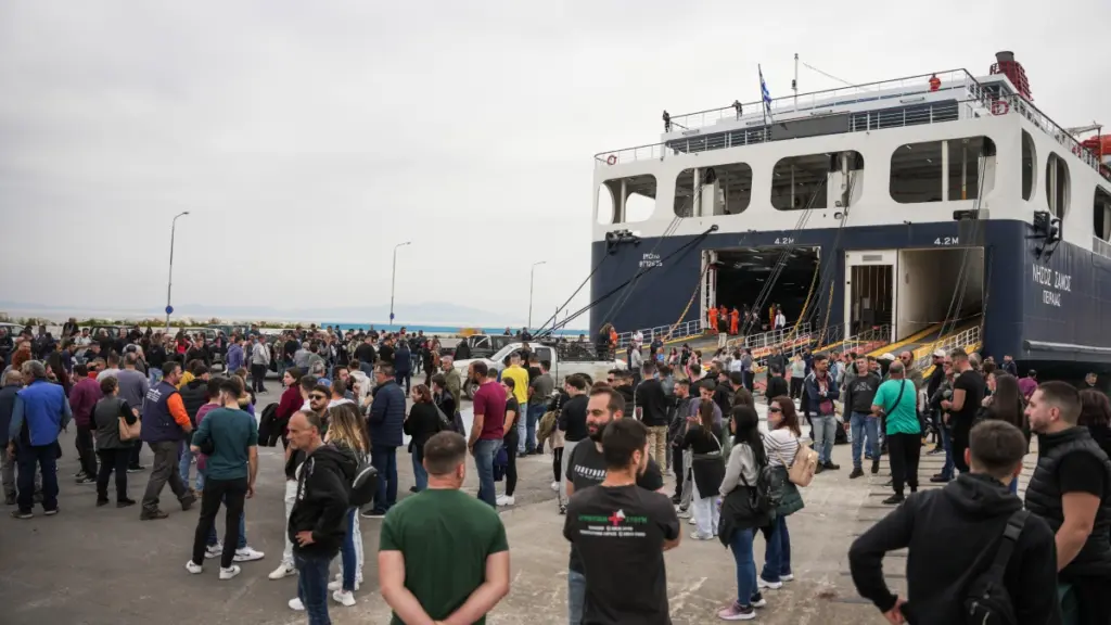 Μυτιλήνη: Συγκεντρώσεις και πορείες κτηνοτρόφων για τον αφθώδη πυρετό και την οικονομική ασφυξία (εικόνες)