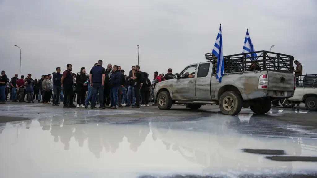 Μέτρα στήριξης από ΥΠΑΑΤ για πληγέντες από τον αφθώδη πυρετό – Αναστολή φόρων και εισφορών