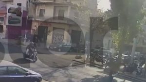 Λιοσίων: Σοκαριστικό βίντεο ντοκουμέντο από την παράσυρση της ανήλικης από μηχανή