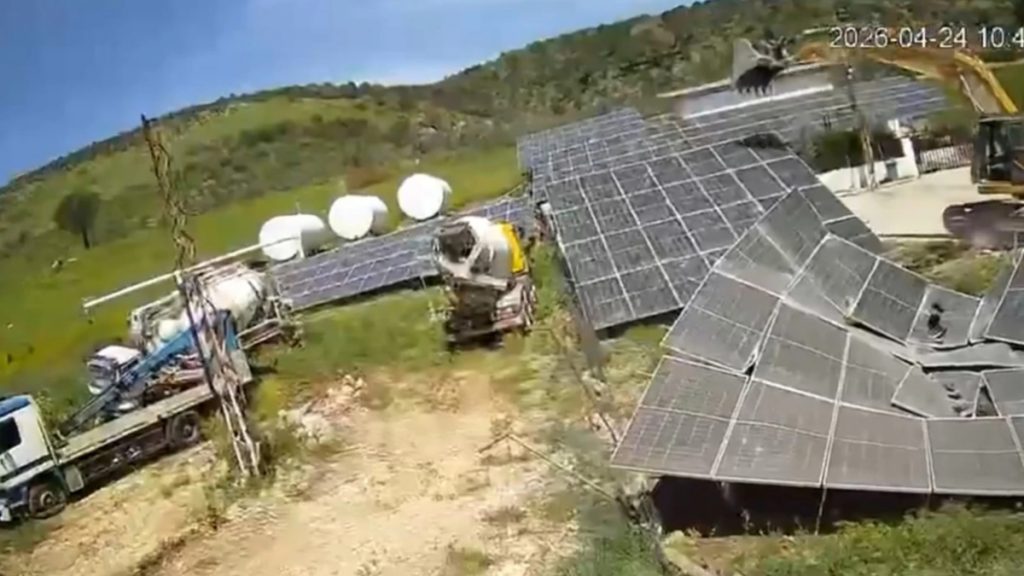 Λίβανος: Ισραηλινοί στρατιώτες βανδάλισαν το χριστιανικό χωριό Ντεμπέλ – Κατέστρεψαν ηλιακά πάνελ και ξερίζωσαν ελαιόδεντρα