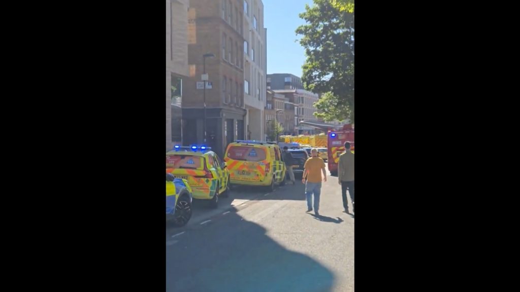 Λονδίνο: Εκτός λειτουργίας ο σιδηροδρομικός σταθμός Farrigdon λόγω “έκτακτου περιστατικού” (βίντεο)