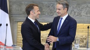 Μητσοτάκης: «Μπετόν αρμέ η δέσμευση αμοιβαίας συνδρομής» – Μακρόν: «Θα είμαστε στο πλευρό σας»