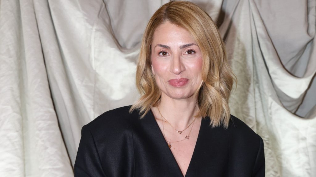 Μαρία Ηλιάκη: Δέχθηκε κουτσουλιά την ώρα που έκανε δηλώσεις – «Παρακολουθώ τον ανταγωνισμό»