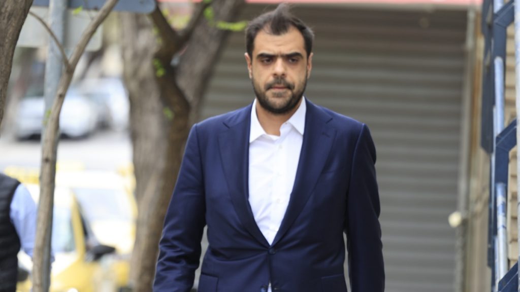 Μαρινάκης: “Mηδενίζουμε τον φόρο για όλους τους νέους έως 25 ετών για κάθε δωρεάν εισιτήριο του κ. Ανδρουλάκη”