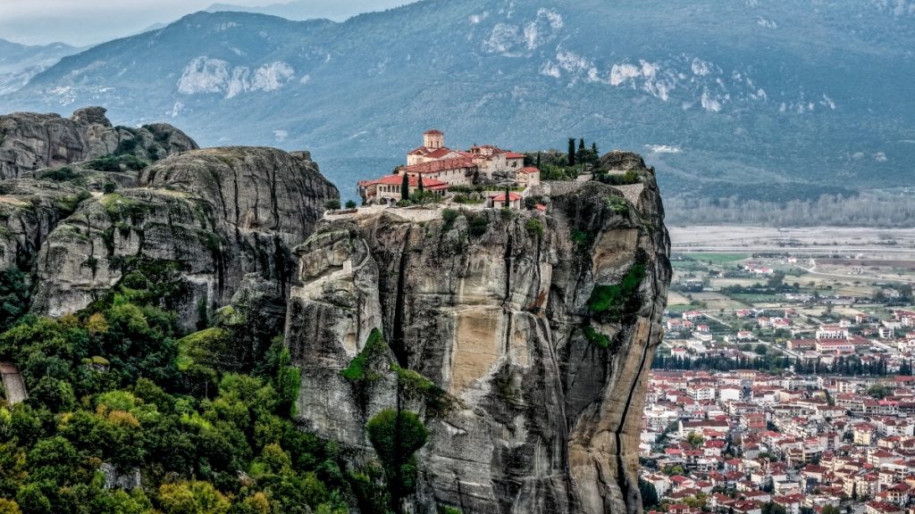 Νεκρή 65χρονη στα Μετέωρα – Έπεσε στο κενό από την Ιερά Μονή Αγίου Στεφάνου