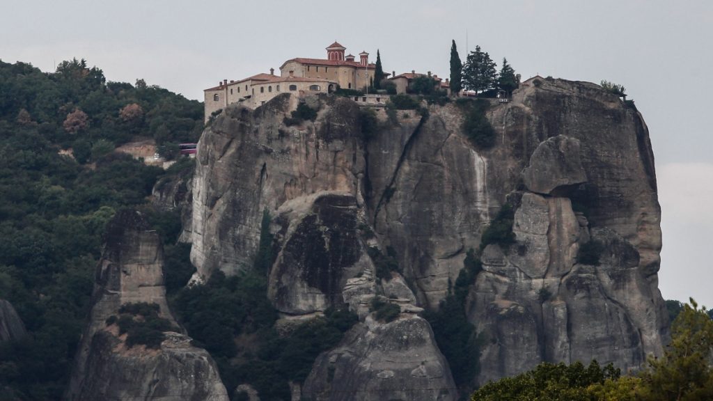 Νεκρή 65χρονη στα Μετέωρα – Έπεσε στο κενό από την Ιερά Μονή Αγίου Στεφάνου