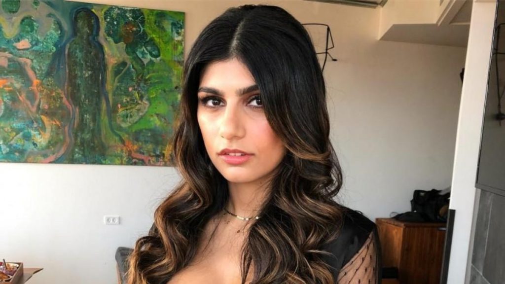 Μία Καλίφα: «Οι φόροι μου χρηματοδοτούν την επίθεση στην πατρίδα μου – Δεν μπορώ να συμβιβαστώ»