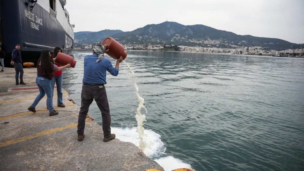 Μυτιλήνη: Άμεση αναχώρηση των γαλακτοκομικών προϊόντων ζητούν οι τυροκόμοι