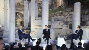 Μακρόν σε Μητσοτάκη: «Αν η κυριαρχία σας απειλείται, κάντε ό,τι χρειάζεται, θα είμαστε εδώ για εσάς» (Βίντεο)