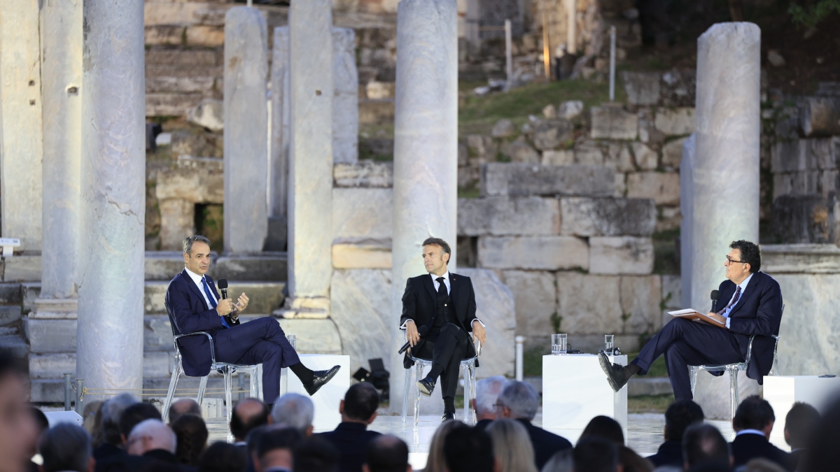 Μακρόν σε Μητσοτάκη: «Αν η κυριαρχία σας απειλείται, κάντε ό,τι χρειάζεται, θα είμαστε εδώ για εσάς» (Βίντεο)