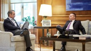 Συνάντηση Μητσοτάκη-Στουρνάρα: Η κυβέρνηση θέλει την ανανέωση της θητείας του διοικητή της Τράπεζας της Ελλάδος