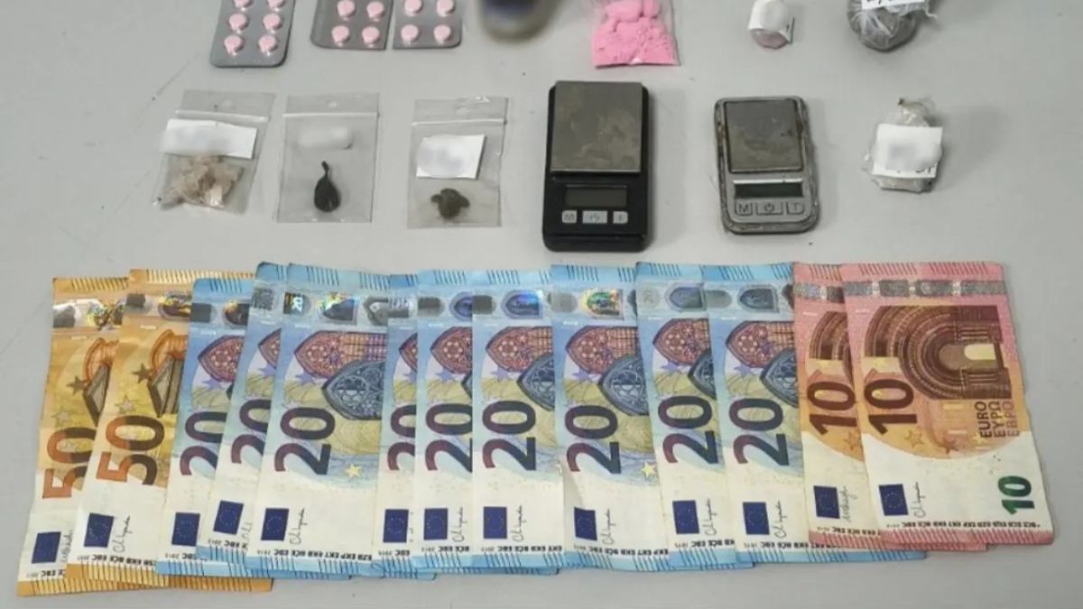 Θεσσαλονίκη: Χειροπέδες σε 2 άτομα για διακίνηση ναρκωτικών – Κατασχέθηκε κοκαΐνη και κάνναβη