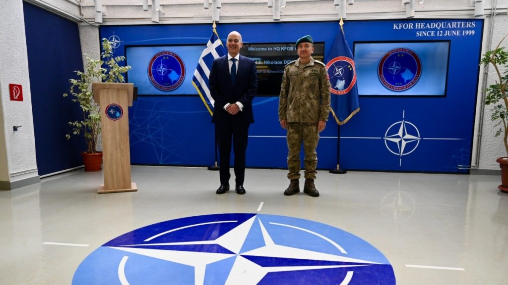 Στο στρατηγείο της Δύναμης Κοσόβου του ΝΑΤΟ ο Δένδιας