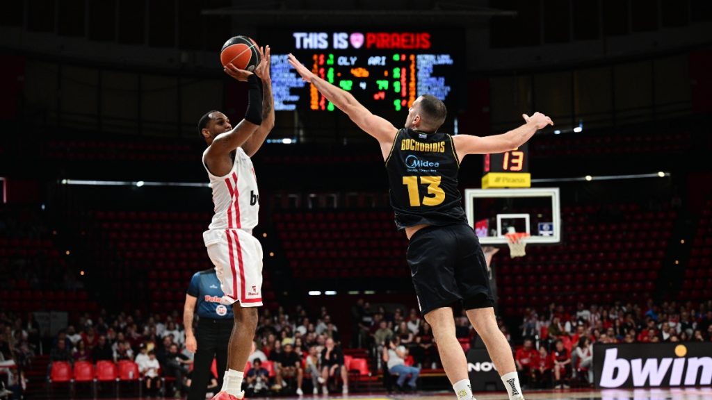 Ολυμπιακός – Άρης 92 – 81: Διατήρησαν το απόλυτο οι “ερυθρόλευκοι” με ξέσπασμα στο δεύτερο μέρος