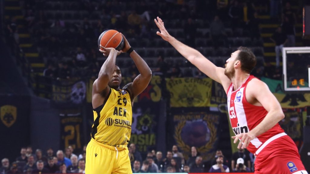 ΑΕΚ–Ολυμπιακός 84-94: Αήττητοι οι «ερυθρόλευκοι»