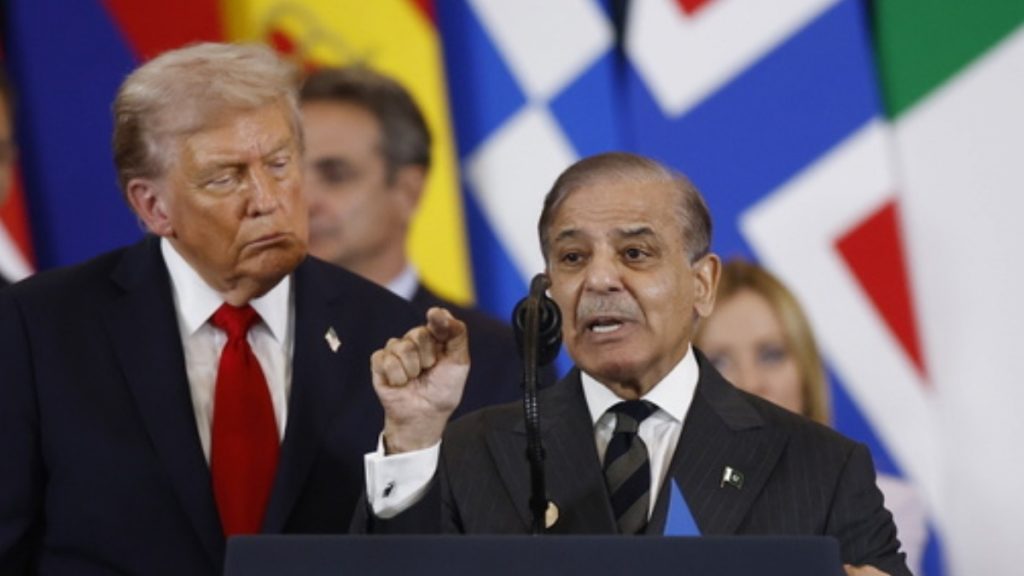 Ανάλυση του BBC: Ο ρόλος του Πακιστάν στην επίτευξη εκεχειρίας – Ο αγαπημένος στρατάρχης του Τραμπ και η αδελφική σχέση με το Ιράν