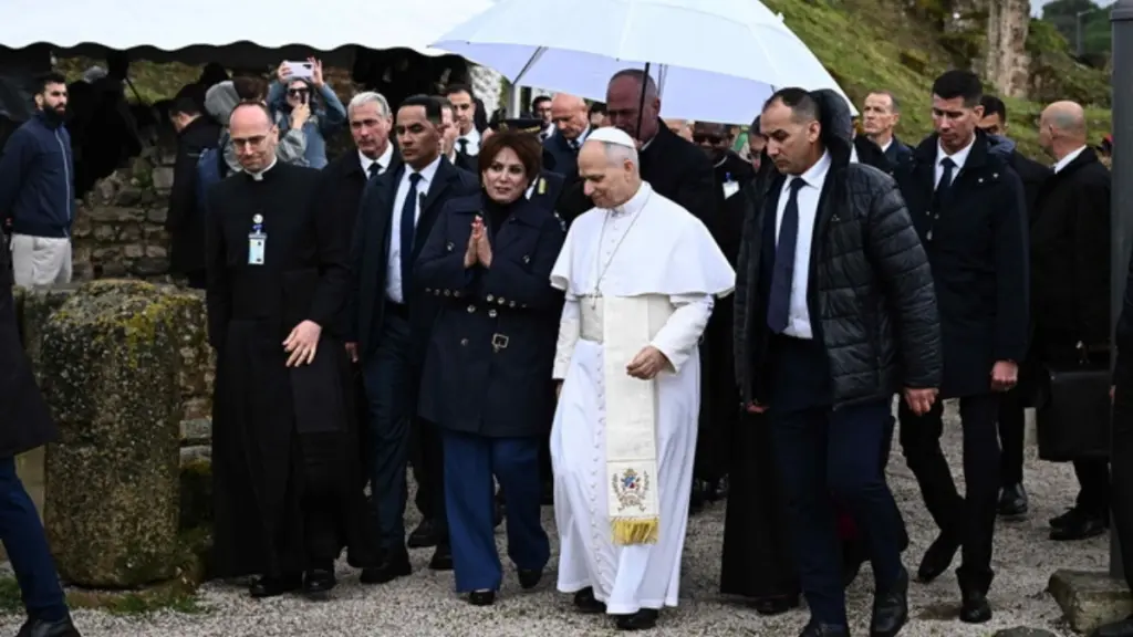 Αλγερία: Διπλή επίθεση αυτοκτονίας στη διάρκεια επίσκεψης του Πάπα