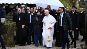 Αλγερία: Διπλή επίθεση αυτοκτονίας στη διάρκεια επίσκεψης του Πάπα