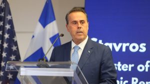 Έπεσαν οι υπογραφές για την σύμβαση γεώτρησης στο Ιόνιο – “Μία ιστορική στιγμή για την χώρα μας” είπε ο Παπασταύρου