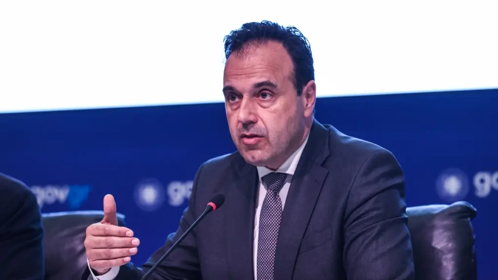 Παπαστεργίου: Πρέπει να τελειώνουμε με την ανωνυμία στο διαδίκτυο