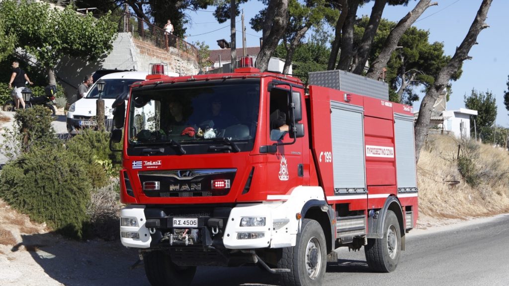 Πάρνηθα: Αυτοκίνητο έπεσε σε γκρεμό – Επιχείρηση διάσωσης οδηγού