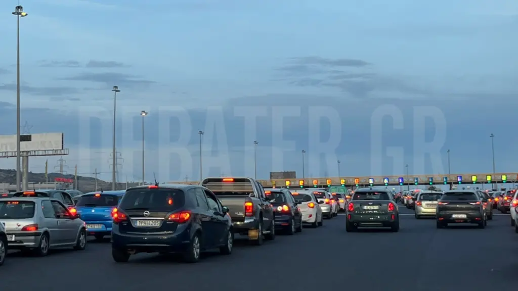 Συνεχίζεται η επιστροφή των εκδρομέων του Πάσχα – Αυξημένη η κίνηση στην Αθηνών-Κορίνθου