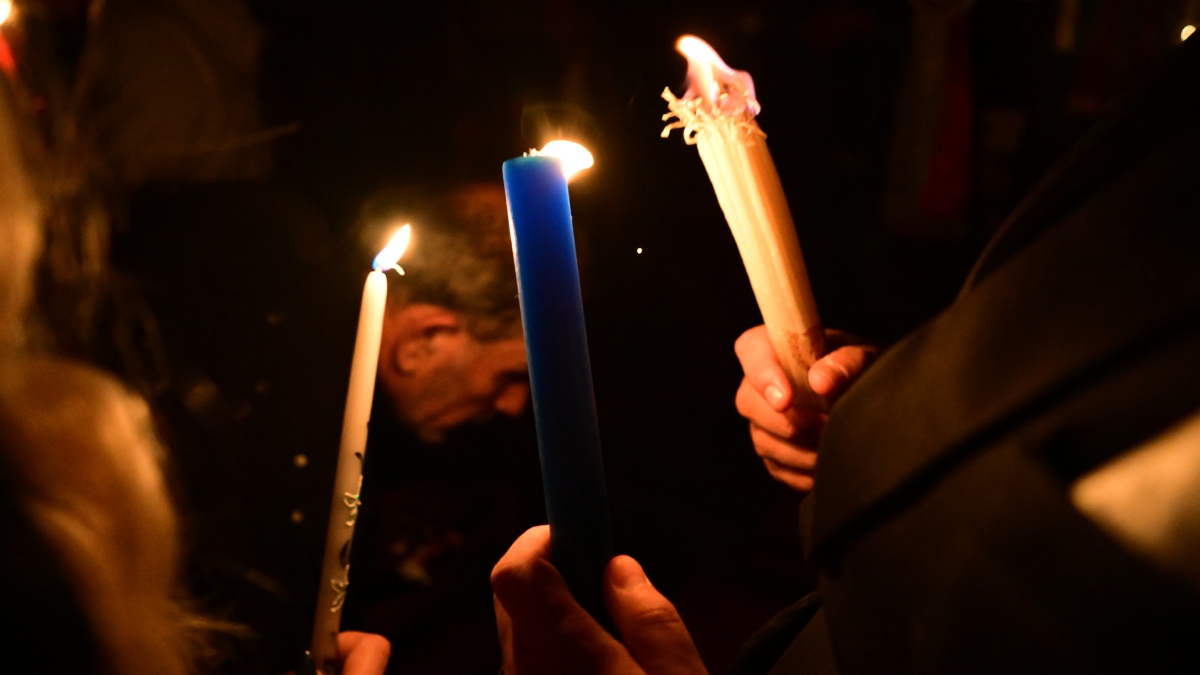 Πάσχα 2026: Πώς θα γίνει η αφή του Αγίου Φωτός και η μεταφορά του στην Ελλάδα