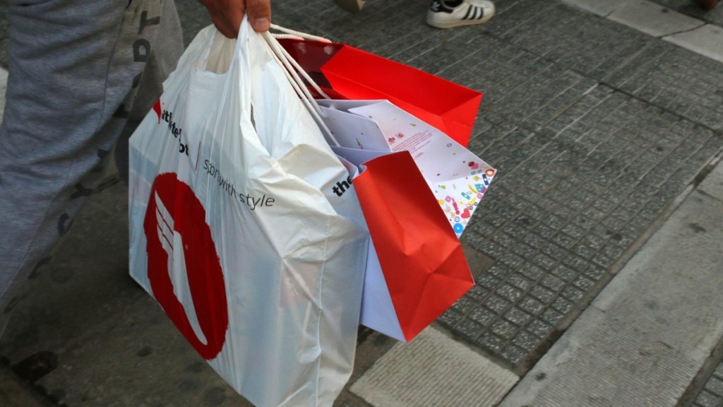 Πάσχα 2026: Ανοιχτά τα καταστήματα την Κυριακή – Το εορταστικό ωράριο