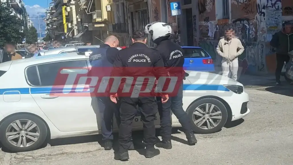 Ημίγυμνος άνδρας απειλούσε περαστικούς στην Πάτρα