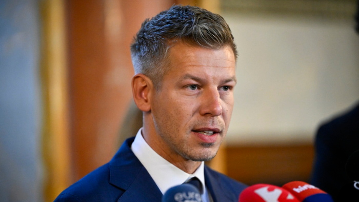 Μαγιάρ: «Θα επαναφέρουμε τη χώρα στο ΔΠΔ και θα εκτελέσουμε το ένταλμα για Νετανιάχου»