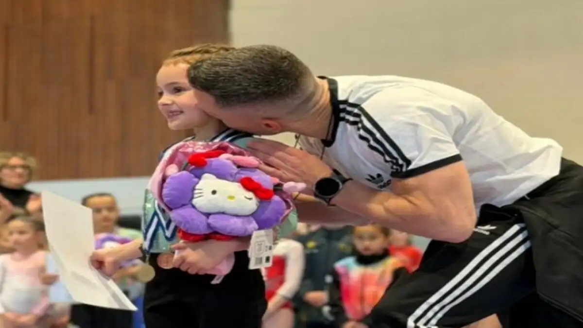 Λευτέρης Πετρούνιας: Συγκινημένος για τις επιτυχίες της κόρης του στη ενόργανη γυμναστική (βίντεο)