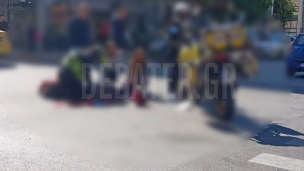 Τροχαίο στον Πειραιά: Μηχανή πέρασε με κόκκινο – Το κράνος του έσωσε τη ζωή (Φωτογραφίες)