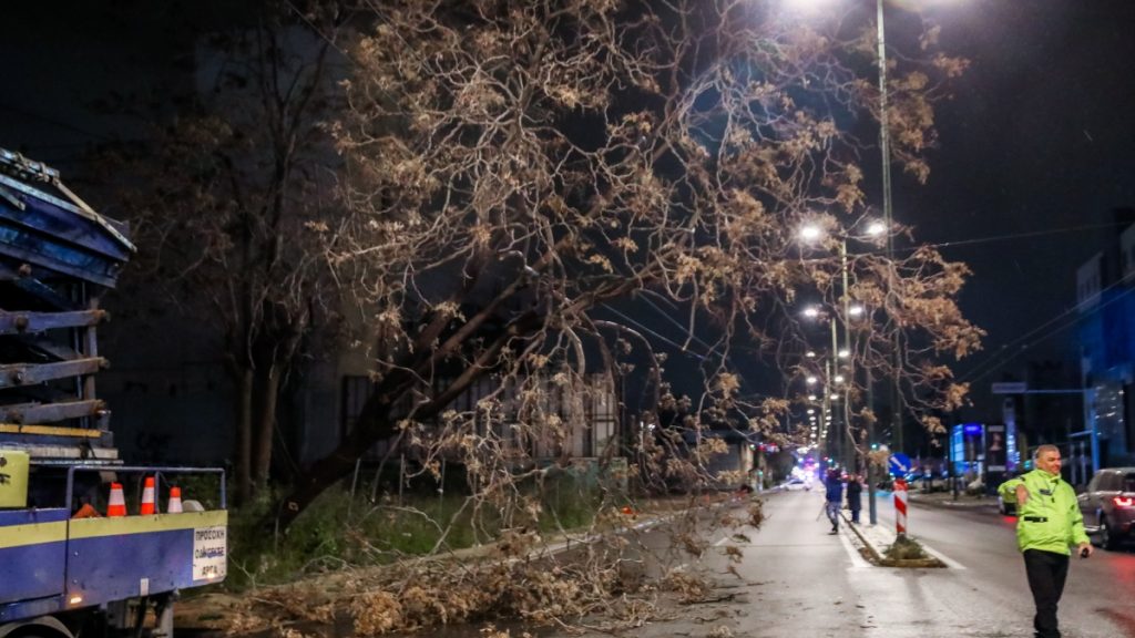 Πυροσβεστική: 133 κλήσεις στην Περιφέρεια Αττικής λόγω της κακοκαιρίας Erminio
