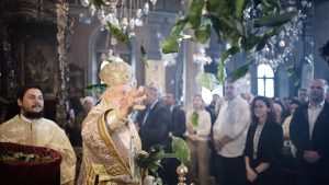 Η Μικρή Ανάσταση: Ο συμβολισμός και η προετοιμασία για το βράδυ του Μεγάλου Σαββάτου