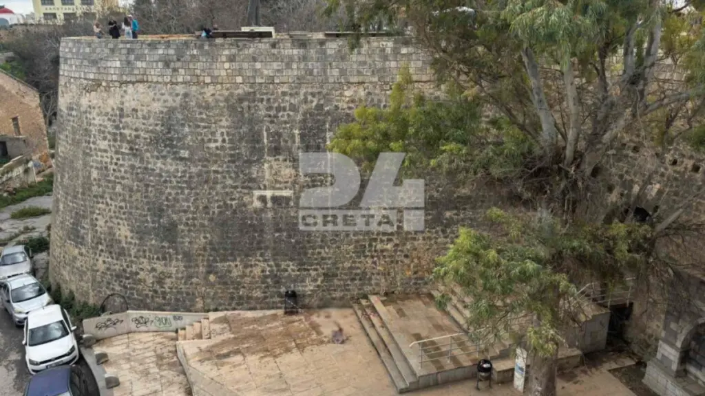 Κρήτη: Νεκρός ο 90χρονος που έπεσε από τα τείχη στο Ηράκλειο