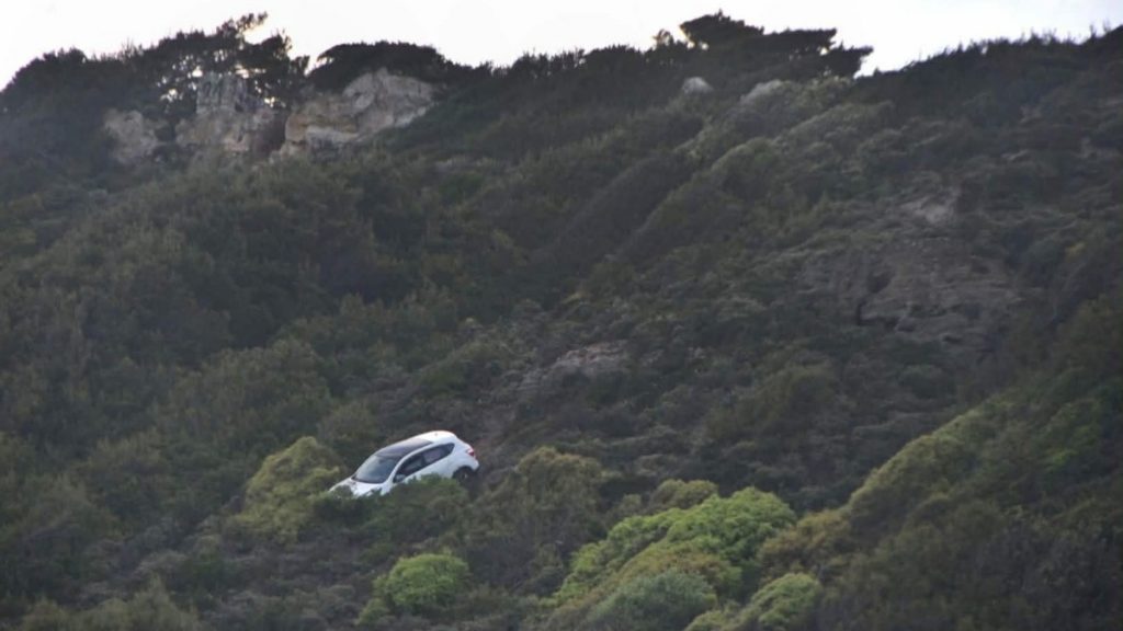 Απίστευτο περιστατικό στην Ρόδο: Ο εν διαστάσει σύζυγος της πήγε να ρίξει το αυτοκίνητό με το παιδί τους στο κενό