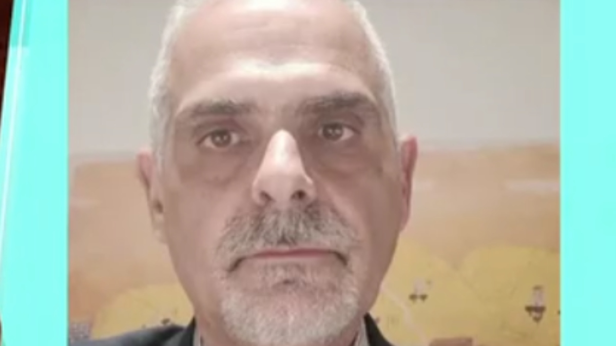 Εξάρχεια: “Είναι σοκαρισμένος, ήταν στοχευμένη ενέργεια” – Τι λέει ο Νίκος Ρουσόπουλος για τον ξυλοδαρμό του γιου του