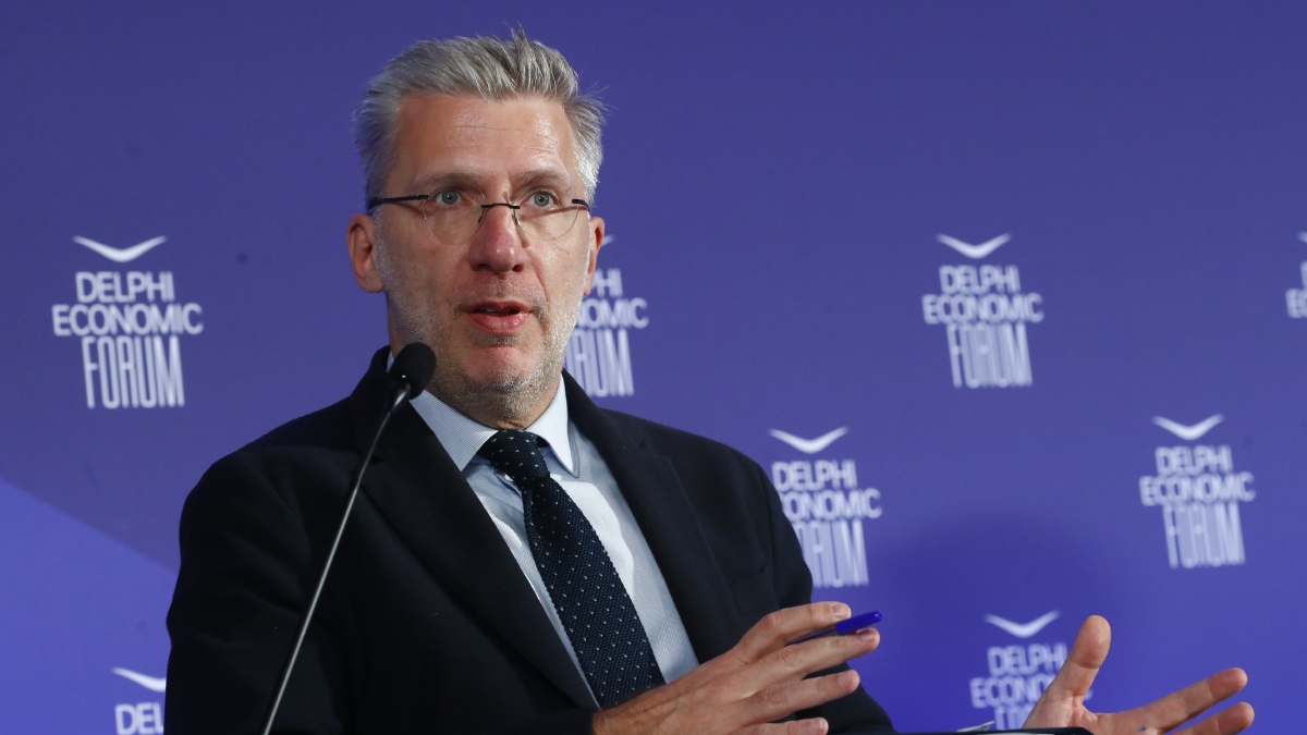 Άκης Σκέρτσος: Ο εξωραϊσμός του παρελθόντος και το στρατηγικό αδιέξοδο του ΠΑΣΟΚ