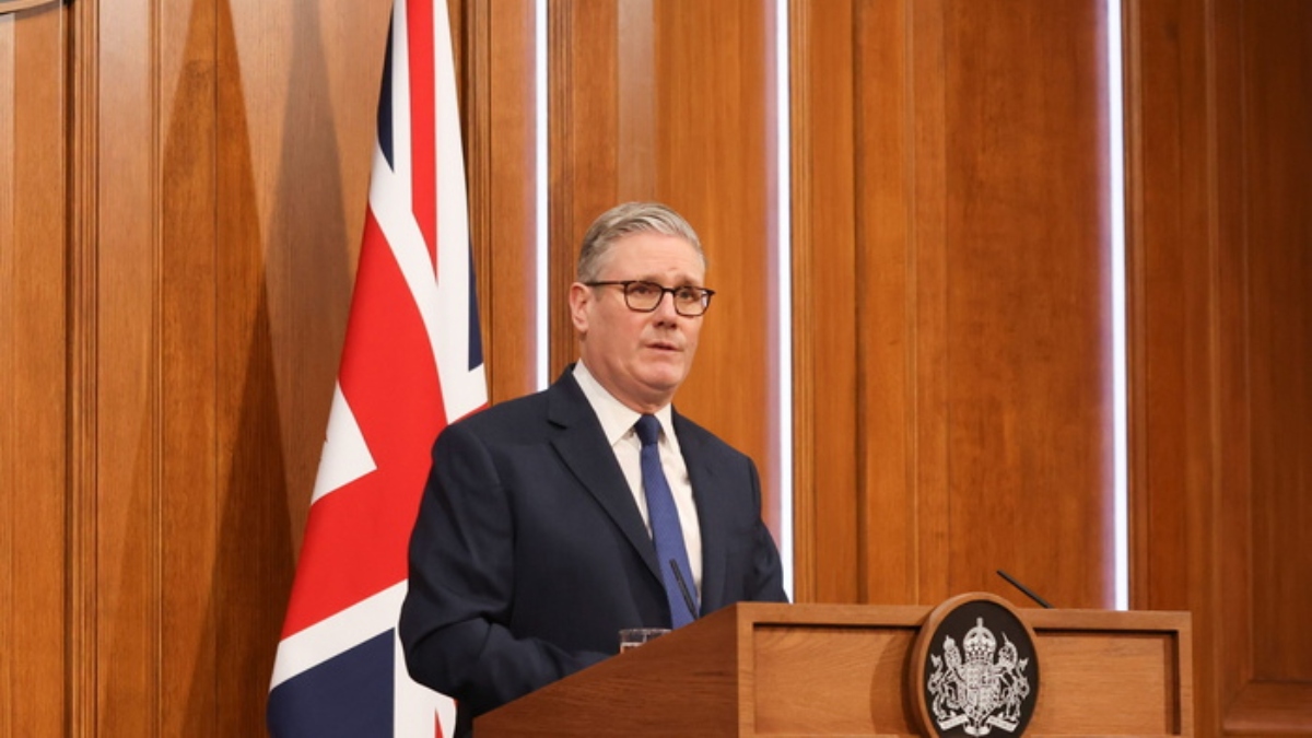 Στάρμερ: “Η Βρετανία δεν θα εμπλακεί στον πόλεμο – Έχουμε συγκροτήσει ομάδα 35 χωρών για την ασφαλή ναυσιπλοΐα στον Κόλπο”