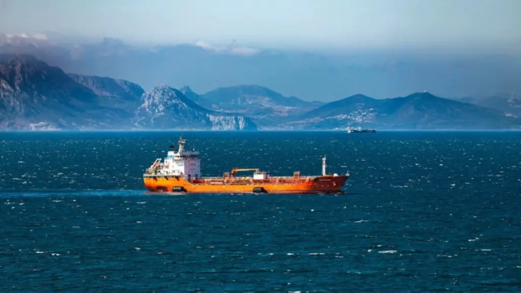Στενά του Ορμούζ: Μόνο πέντε πλοία έχουν περάσει σε 24 ώρες