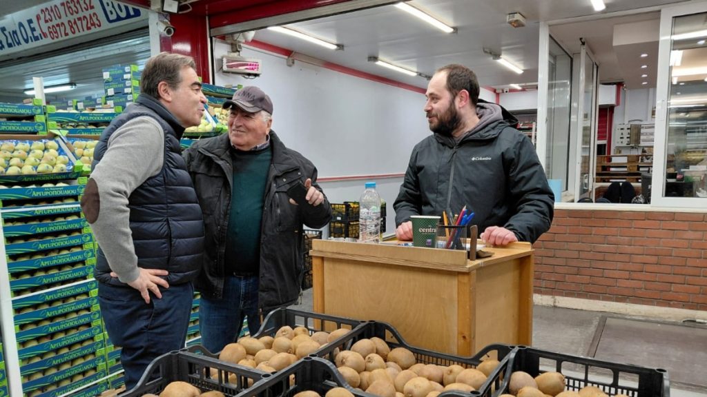 Ο Μαργαρίτης Σχοινάς επισκέφθηκε την Κεντρική Λαχαναγορά Θεσσαλονίκης – Πρώτη έξοδος ως υπουργός Αγροτικής Ανάπτυξης