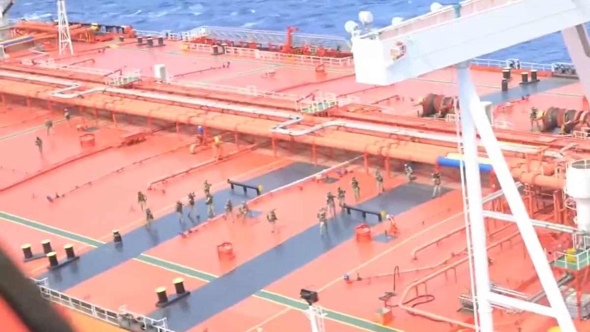 Νέο ρεσάλτο Αμερικανών κομάντο σε τάνκερ στον Ινδο-Ειρηνικό (βίντεο)